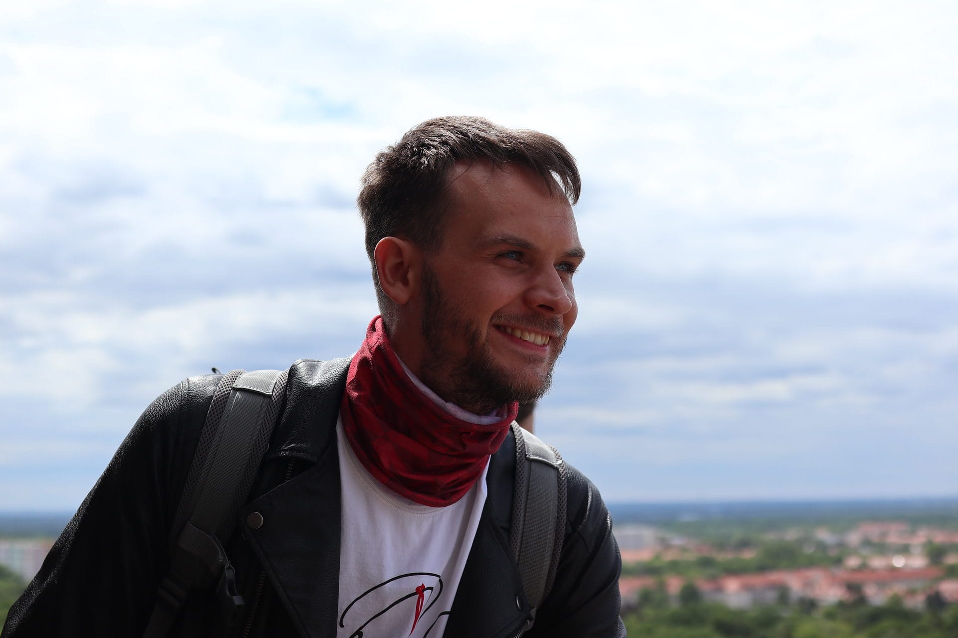 Christian Erfurt frohen Mutes lächeln